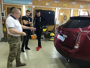 Обучение осмотру автомобиля перед выполнение работ, в школе детейлинга detailing-school.ru