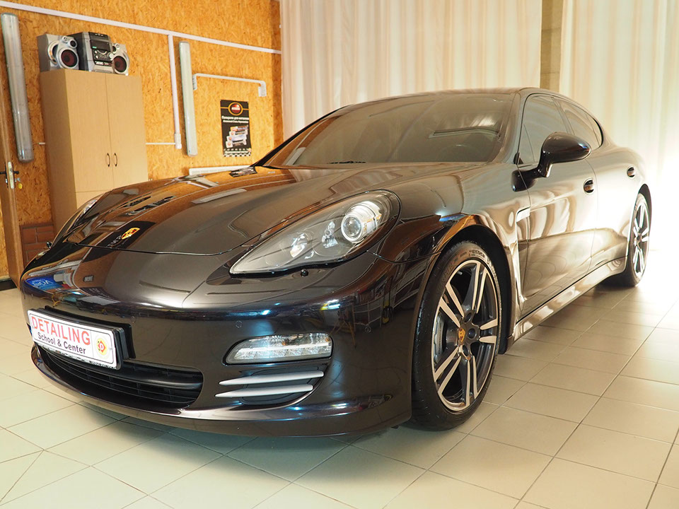 Porsche Panamera после полировки и нанесения защитного покрытия на ЛКП